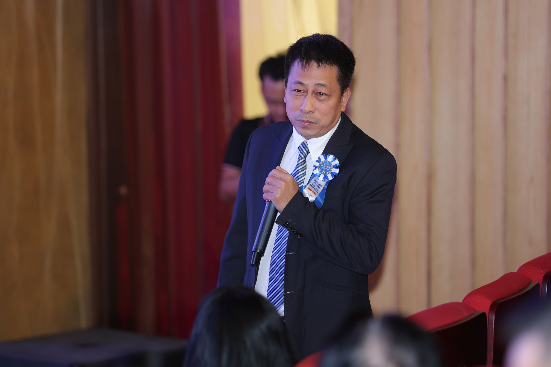 Ông Phạm Vĩnh Thái – Thành viên HĐTV, Tổng Biên tập NXBGDVN trả lời phỏng vấn tại sự kiện Ông Phạm Vĩnh Thái – Thành viên HĐTV, Tổng Biên tập NXBGDVN trả lời phỏng vấn tại sự kiện