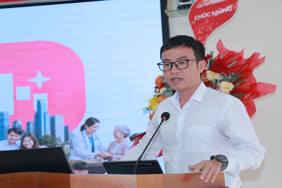 Đại diện Viettel Lâm Đồng giới thiệu Viettel Tammi – nền tảng hỗ trợ kết nối, truyền thông và tương tác số trong các cơ sở giáo dục. Đại diện Viettel Lâm Đồng giới thiệu Viettel Tammi – nền tảng hỗ trợ kết nối, truyền thông và tương tác số trong các cơ sở giáo dục.