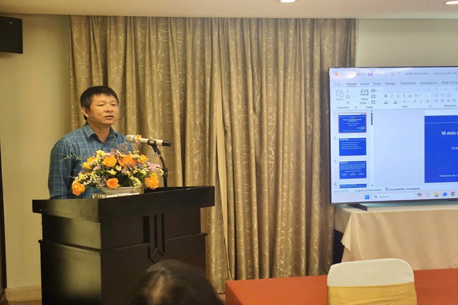 Ông Bùi Hoa Thám – Phó chủ tịch Liên minh Hợp tác xã tỉnh Lâm Đồng phát biểu khai mạc lớp tập huấn. Ông Bùi Hoa Thám – Phó chủ tịch Liên minh Hợp tác xã tỉnh Lâm Đồng phát biểu khai mạc lớp tập huấn.