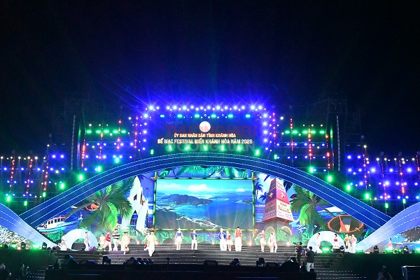 Tiếp tục chương tr&igrave;nh nghệ thuật đ&ecirc;m bế mạc Festival Biển Kh&aacute;nh H&ograve;a 2026