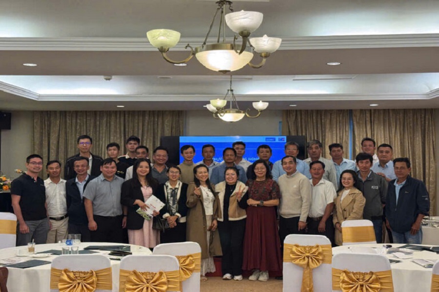Giảng viên, cán bộ Liên minh Hợp tác xã tỉnh và các học viên đại diện các Hợp tác xã chụp hình lưu niệm tại lớp tập huấn . Giảng viên, cán bộ Liên minh Hợp tác xã tỉnh và các học viên đại diện các Hợp tác xã chụp hình lưu niệm tại lớp tập huấn .