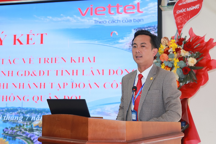 Ông Phan Đức Thái, Phó Giám đốc Sở Giáo dục và Đào tạo phát biểu tại lễ ký kết. Ông Phan Đức Thái, Phó Giám đốc Sở Giáo dục và Đào tạo phát biểu tại lễ ký kết.
