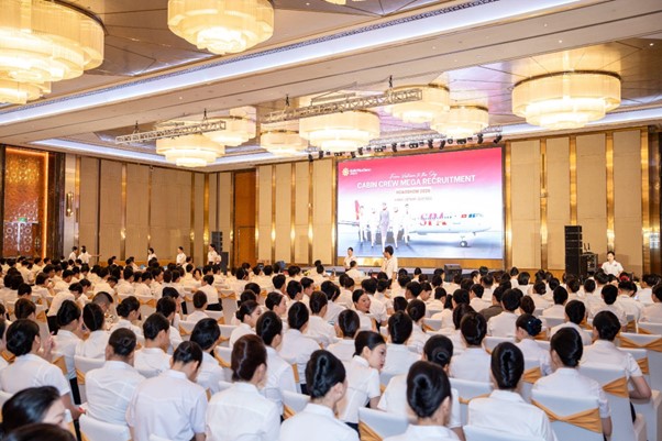 Cabin Crew Mega Recruitment Roadshow 2026 được tổ chức chuyên nghiệp và chu đáo, thu hút đông đảo ứng viên trong nước và quốc tế Cabin Crew Mega Recruitment Roadshow 2026 được tổ chức chuyên nghiệp và chu đáo, thu hút đông đảo ứng viên trong nước và quốc tế