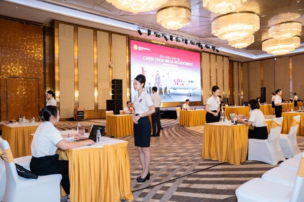 Ứng viên được hẹn khung giờ cụ thể theo số thứ tự để tham gia các vòng phỏng vấn Ứng viên được hẹn khung giờ cụ thể theo số thứ tự để tham gia các vòng phỏng vấn