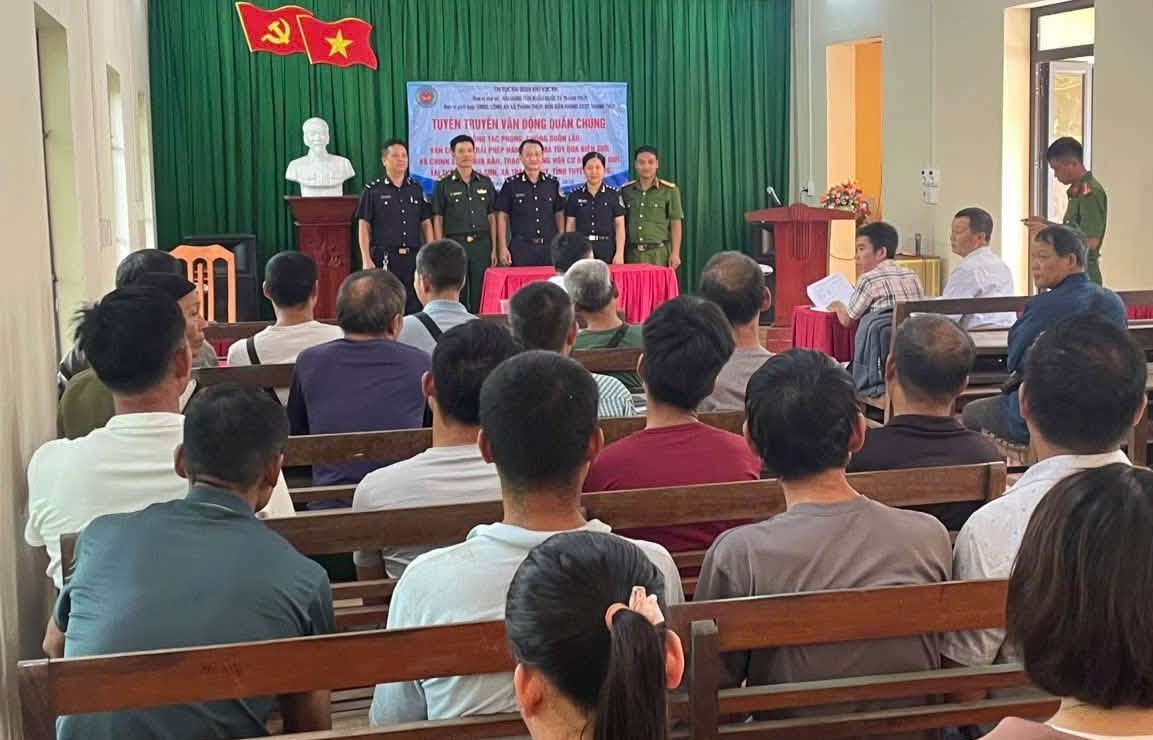 Hải quan cửa khẩu Thanh Thủy tuyên truyền về phòng, chống buôn lậu qua biên giới