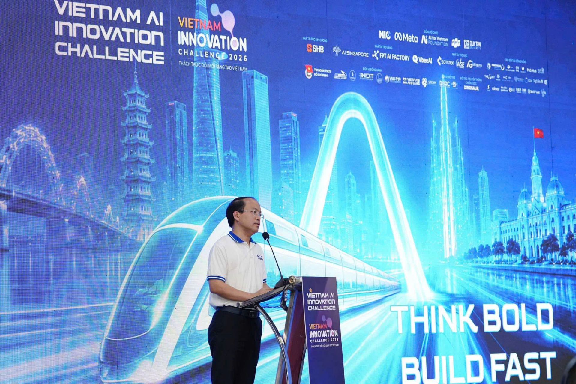Ông Vũ Quốc Huy, Giám đốc Trung tâm Đổi mới sáng tạo Quốc gia (NIC) phát biểu bế mạc sự kiện Ông Vũ Quốc Huy, Giám đốc Trung tâm Đổi mới sáng tạo Quốc gia (NIC) phát biểu bế mạc sự kiện
