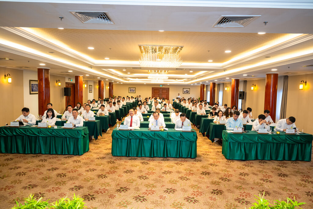 Các đại biểu tham dự hội nghị Các đại biểu tham dự hội nghị