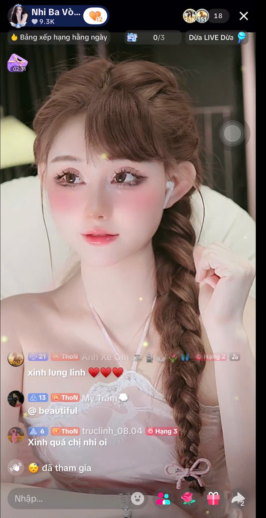 Giao diện phòng livestream chuyên nghiệp, ngập tràn tương tác văn minh của nữ Idol Live nhibavong01. Giao diện phòng livestream chuyên nghiệp, ngập tràn tương tác văn minh của nữ Idol Live nhibavong01.