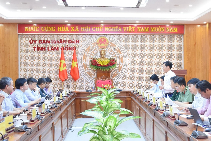 UBND tỉnh Lâm Đồng làm việc với EVNGENCO1 về việc đề xuất các dự án điện mặt trời nổi vào tháng 5/2026. UBND tỉnh Lâm Đồng làm việc với EVNGENCO1 về việc đề xuất các dự án điện mặt trời nổi vào tháng 5/2026.