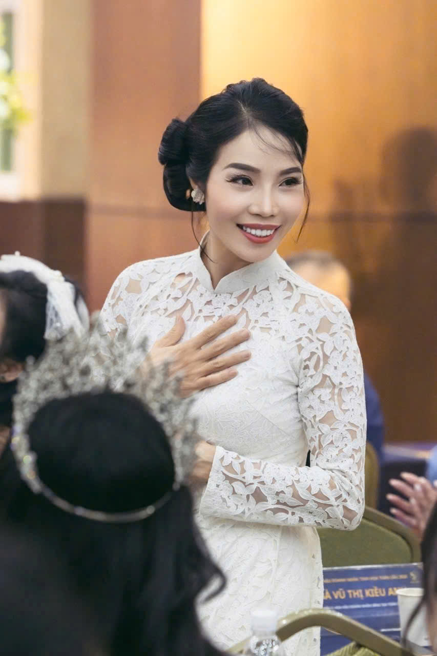 Nh&agrave; thiết kế Hằng Nguyễn v&igrave;nh dự l&agrave; th&agrave;nh vi&ecirc;n Ban gi&aacute;m khảo cuộc thi Miss Global Business Elite 2026