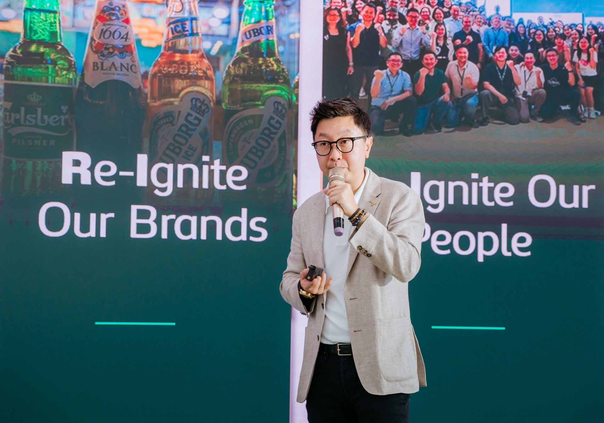 Ông Andrew Khan, Tổng Giám đốc Carlsberg Việt Nam, chia sẻ về Brewing Tomorrow và vai trò của hợp tác trong thúc đẩy tăng trưởng bền vững. Ông Andrew Khan, Tổng Giám đốc Carlsberg Việt Nam, chia sẻ về Brewing Tomorrow và vai trò của hợp tác trong thúc đẩy tăng trưởng bền vững.