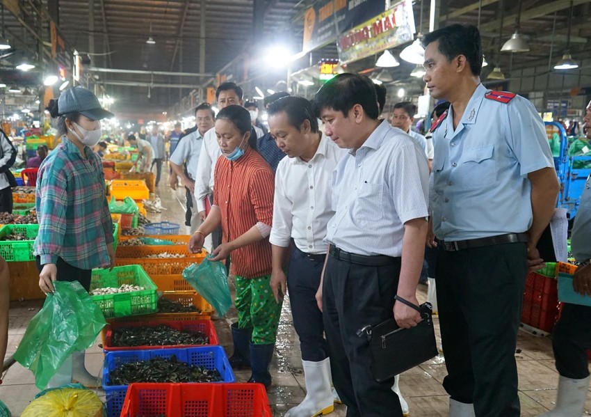TP. HCM triển khai loạt giải pháp mạnh nhằm siết chặt an toàn thực phẩm