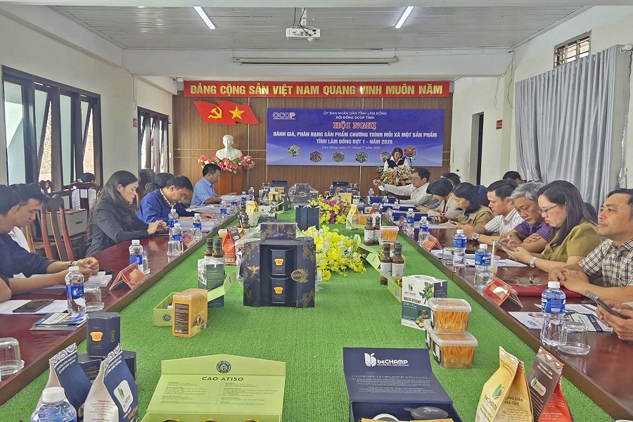 Quang cảnh Hội đồng đánh giá, phân hạng sản phẩm OCOP tỉnh Lâm Đồng tổ chức Hội nghị đánh giá, phân hạng sản phẩm OCOP cấp tỉnh đợt 1 năm 2026. (Ảnh: Yến Thư) Quang cảnh Hội đồng đánh giá, phân hạng sản phẩm OCOP tỉnh Lâm Đồng tổ chức Hội nghị đánh giá, phân hạng sản phẩm OCOP cấp tỉnh đợt 1 năm 2026. (Ảnh: Yến Thư)