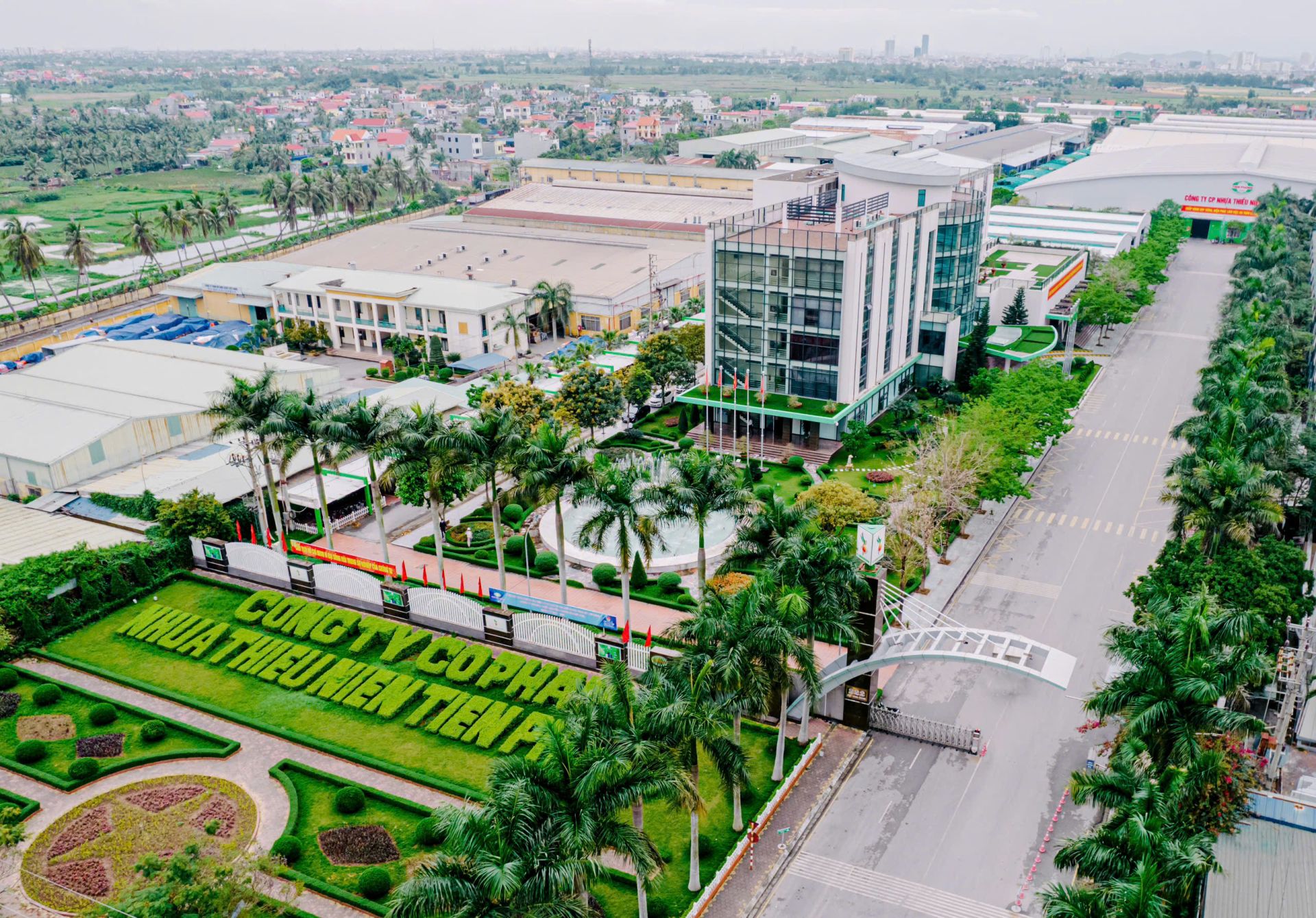 Nhựa Tiền Phong quyết tâm hiện thực hóa các tiêu chuẩn ESG trong toàn bộ chuỗi vận hành, hướng tới mô hình M888com link hiện đang mở xanh, giảm phát thải và phát triển bền vững. Nhựa Tiền Phong quyết tâm hiện thực hóa các tiêu chuẩn ESG trong toàn bộ chuỗi vận hành, hướng tới mô hình M888com link hiện đang mở xanh, giảm phát thải và phát triển bền vững.