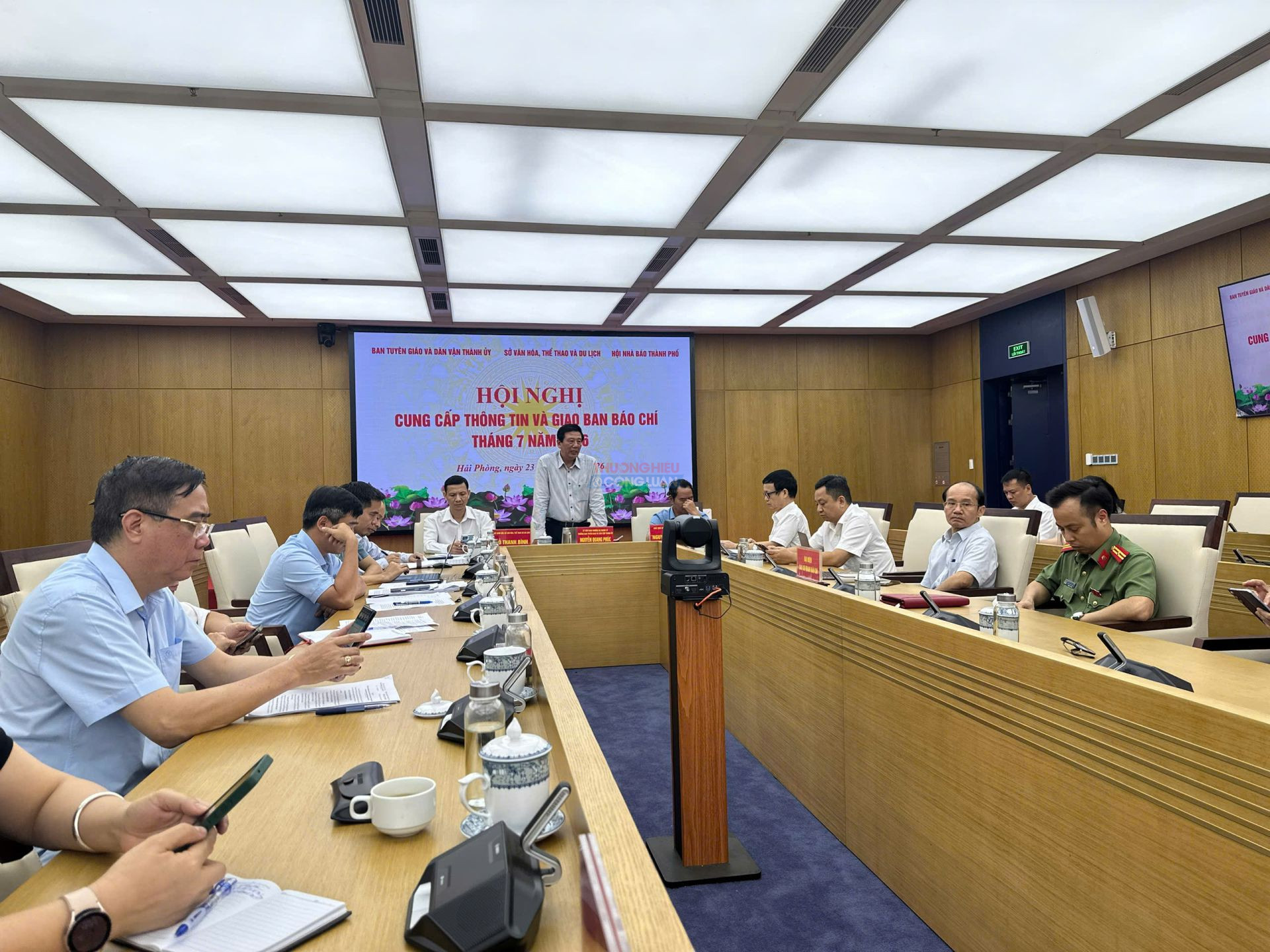 Quang cảnh hội nghị. Quang cảnh hội nghị.