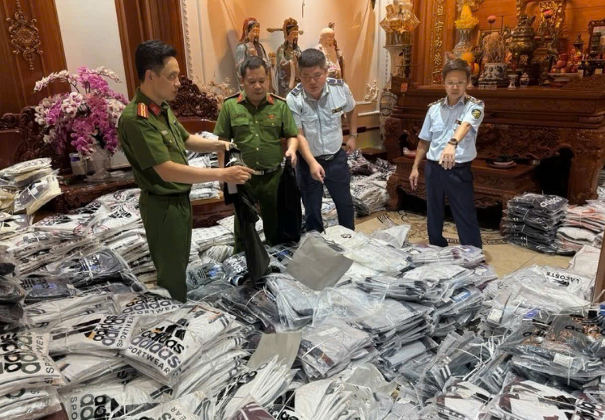 Hà Nội: Kiểm tra 154 vụ, tăng cường đấu tranh với hàng giả tại chợ Ninh Hiệp