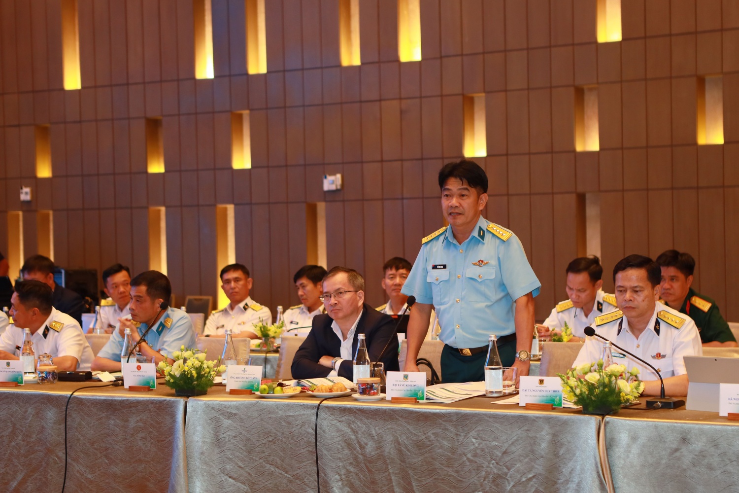 Đại t&aacute; Vũ Kim Long - Ph&oacute; Chủ nhiệm Cục Hậu cần - Kỹ thuật đ&aacute;nh gi&aacute; cao nhi&ecirc;n liệu Jet A-1K do BSR M888com link hiện đang mở, đ&aacute;p ứng c&aacute;c ti&ecirc;u chuẩn h&agrave;ng đầu về nhi&ecirc;n liệu đặc chủng quốc ph&ograve;ng