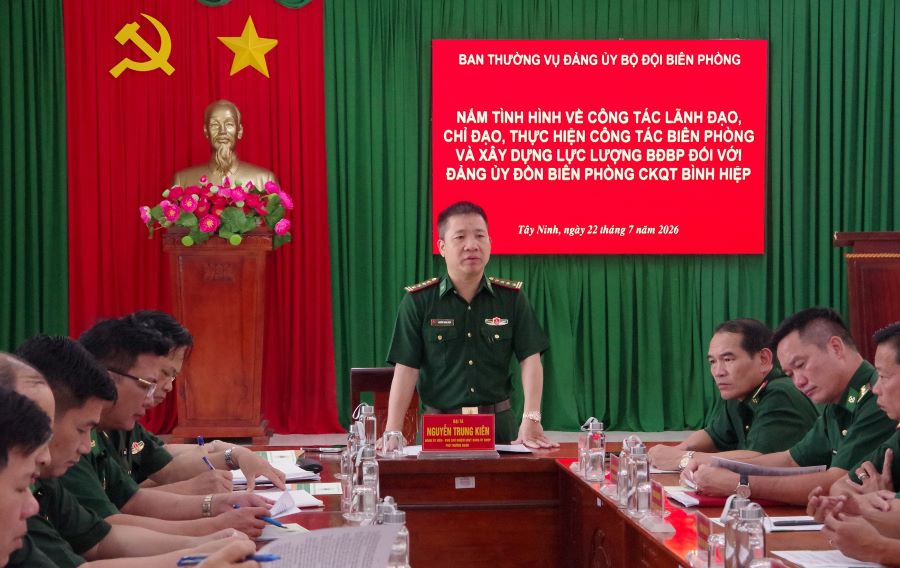 Đồn Biên phòng CKQT Bình Hiệp và Đồn Biên phòng Long Khốt thực hiện đồng bộ các mặt công tác