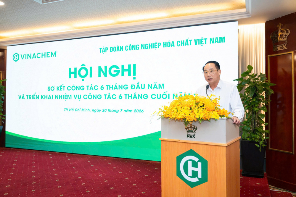 &Ocirc;ng Nguyễn Văn Dũng nhấn mạnh, năng lực quản trị, đổi mới v&agrave; khả năng th&iacute;ch ứng trước biến động thị trường l&agrave; nền tảng để Đạm H&agrave; Bắc ho&agrave;n th&agrave;nh mục ti&ecirc;u năm 2026 v&agrave; ph&aacute;t triển bền vững