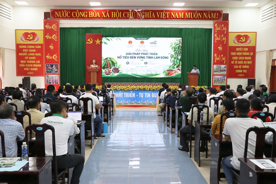 Hội thảo &ldquo;Giải ph&aacute;p ph&aacute;t triển hồ ti&ecirc;u bền vững tỉnh L&acirc;m Đồng&rdquo;. (Ảnh: Đức Thuận)