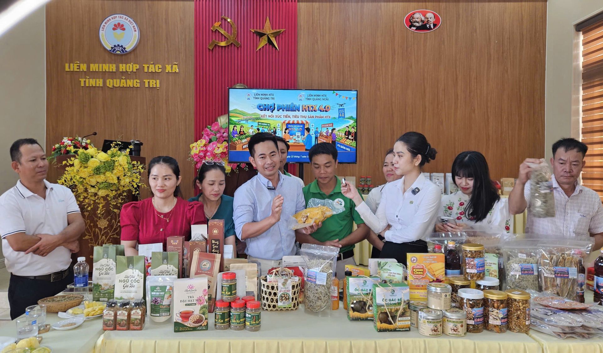 Quảng Trị - Quảng Ngãi phối hợp đưa đặc sản OCOP lên "chợ trực tuyến"