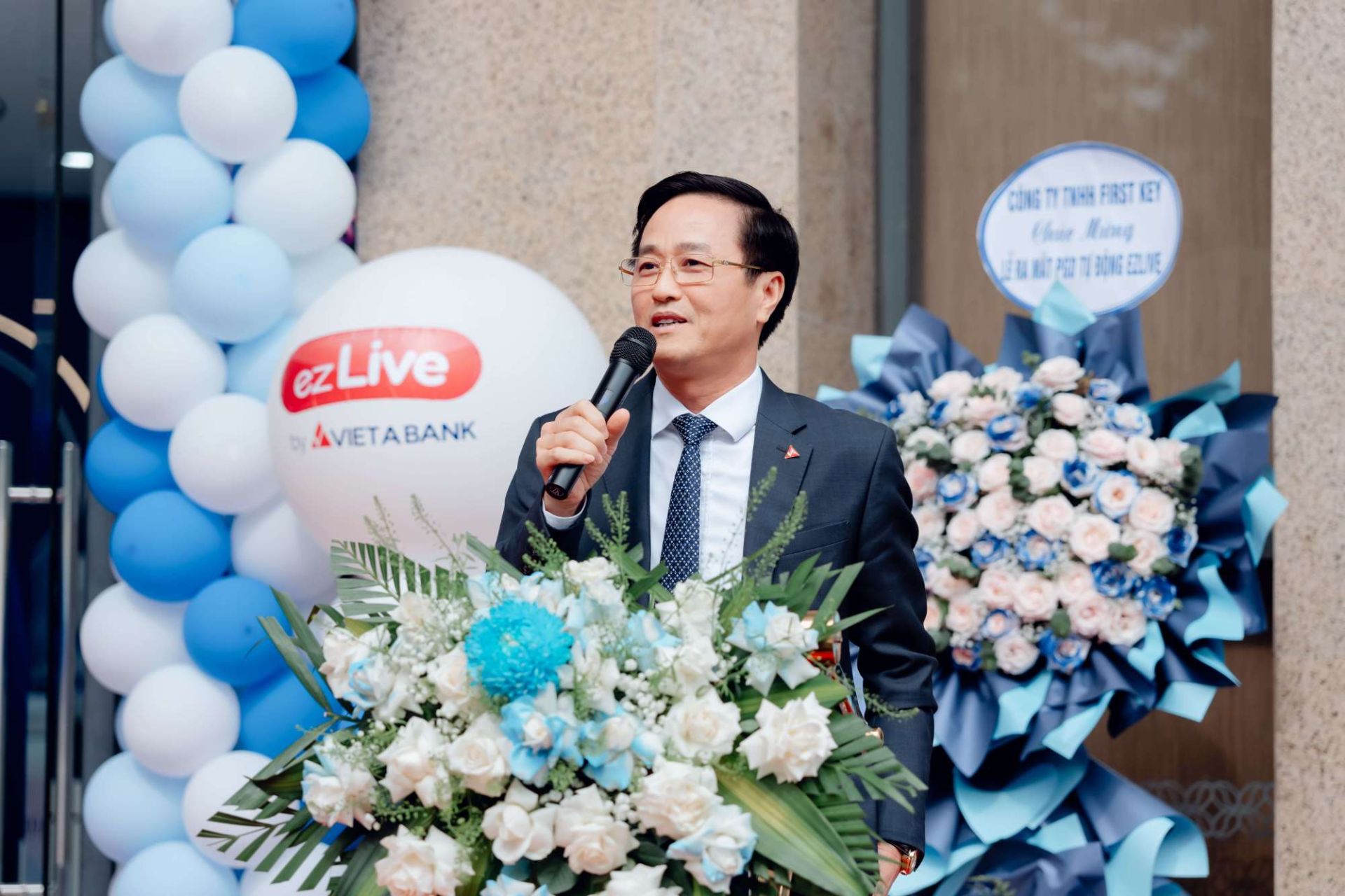 &Ocirc;ng Nguyễn Văn Trọng - Tổng gi&aacute;m đốc VIETABANK chia sẻ tại lễ ra mắt ph&ograve;ng giao dịch ezLive