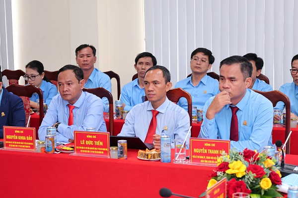 L&atilde;nh đạo C&ocirc;ng ty Yến s&agrave;o Kh&aacute;nh H&ograve;a tham dự