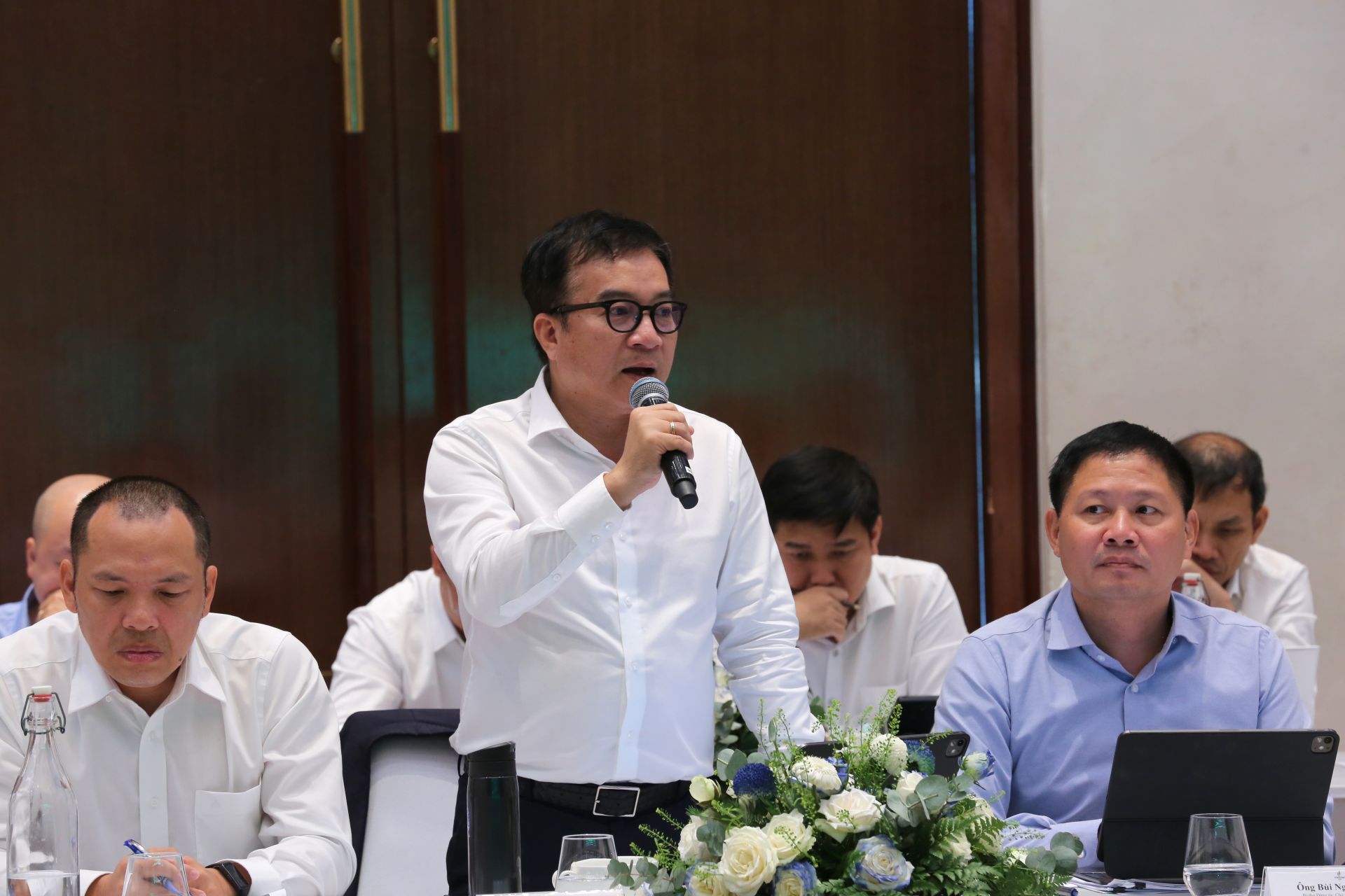 Tổng Giám đốc BSR Nguyễn Việt Thắng phát biểu tại hội thảo, nhấn mạnh đầu tư là nền tảng cho sự phát triển dài hạn của Tổng công ty Tổng Giám đốc BSR Nguyễn Việt Thắng phát biểu tại hội thảo, nhấn mạnh đầu tư là nền tảng cho sự phát triển dài hạn của Tổng công ty