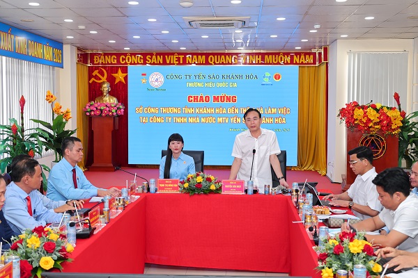 &Ocirc;ng Nguyễn Văn Nhựt- Gi&aacute;m đốc sở C&ocirc;ng thương ph&aacute;t biểu tại buổi l&agrave;m việc.