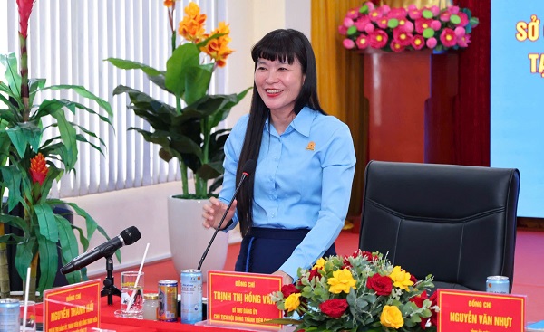 B&agrave; Trịnh Thị Hồng V&acirc;n- Chủ tịch HD9TV C&ocirc;ng ty Yến s&agrave;o Kh&aacute;nh H&ograve;a ph&aacute;t biểu