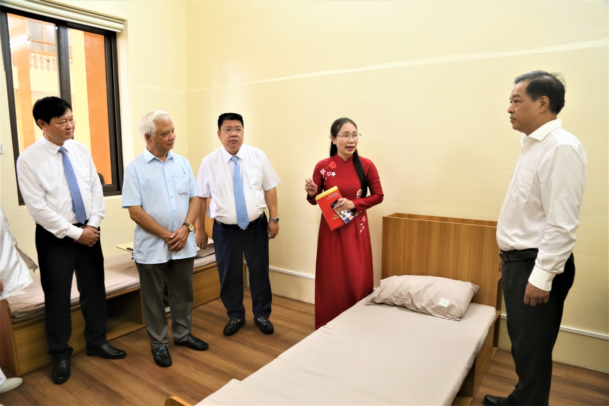 Nhiều phòng chức năng như phòng ăn, nghỉ trưa... cho người cao tuổi. Nhiều phòng chức năng như phòng ăn, nghỉ trưa... cho người cao tuổi.