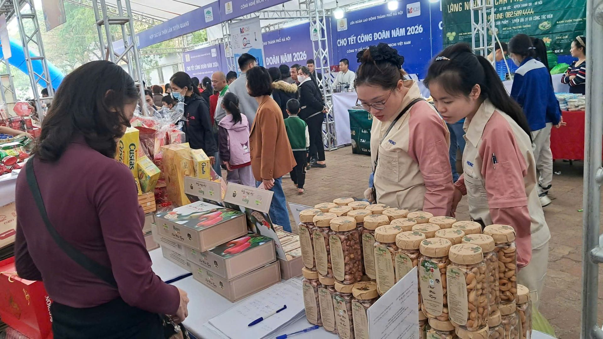 Hạt điều Hapro hiện được ph&acirc;n phối rộng r&atilde;i trong hệ thống Si&ecirc;u thị Haprofood/BRGMart, Fujimart, Hội Chợ Xu&acirc;n h&agrave;ng năm, Chợ Tết C&ocirc;ng đo&agrave;n , Tết sum vầy tại H&agrave; nội v&agrave; c&aacute;c tỉnh ph&iacute;a Bắc