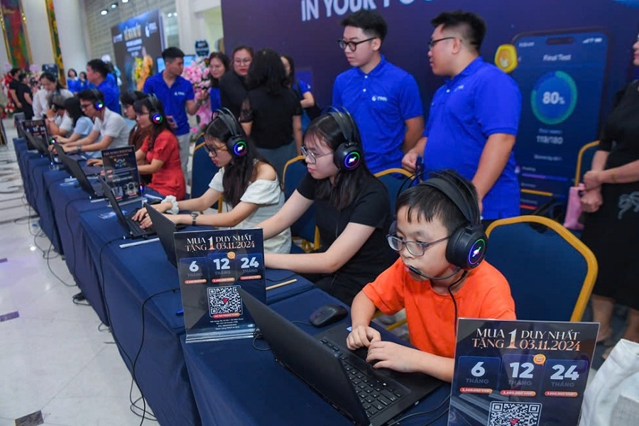 Học sinh trải nghiệm học tiếng Anh tr&ecirc;n nền tảng học tiếng Anh c&oacute; AI hỗ trợ. ( Ảnh: Minh họa)