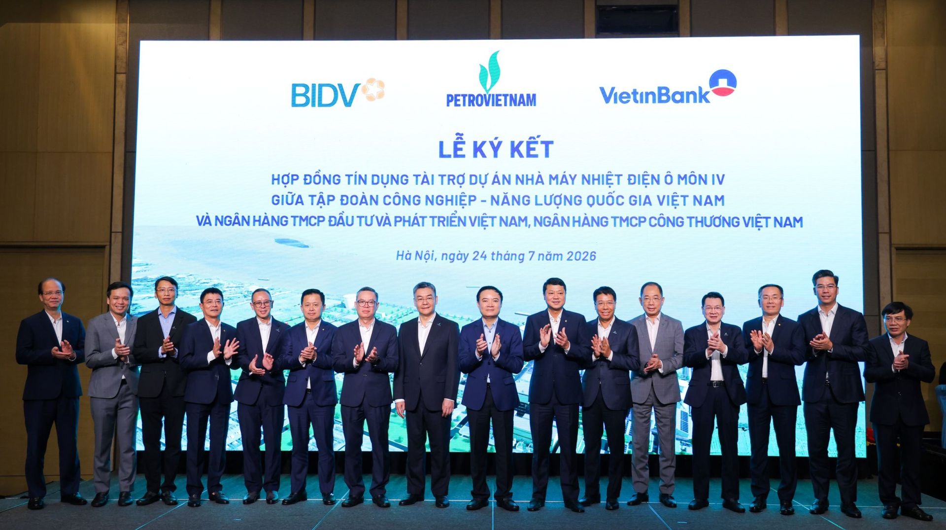 L&atilde;nh đạo Petrovietnam, BIDV v&agrave; VietinBank tại Lễ k&yacute; kết