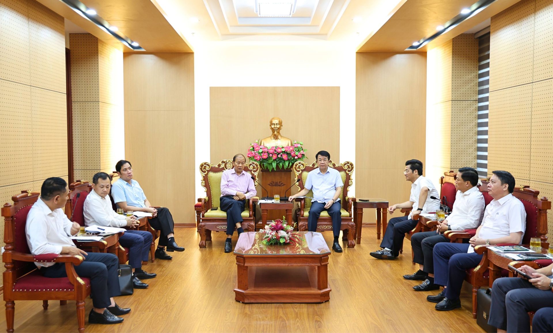Ninh Bình tăng cường hợp tác với VCCI, thúc đẩy xúc tiến đầu tư và hỗ trợ doanh nghiệp