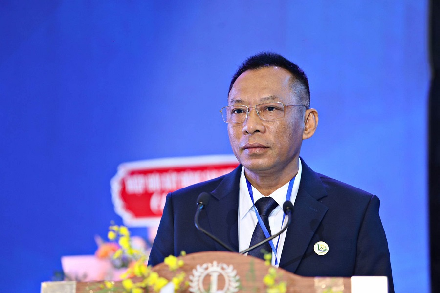&Ocirc;ng Trần Văn Tuy&ecirc;n, Chủ tịch HĐQT ki&ecirc;m Tổng Gi&aacute;m đốc C&ocirc;ng ty CP Ph&aacute;t triển Du lịch H&ograve;n Rơm được t&iacute;n nhiệm bầu giữ chức Chủ tịch Hiệp hội M88 WC 2026 tỉnh L&acirc;m Đồng.