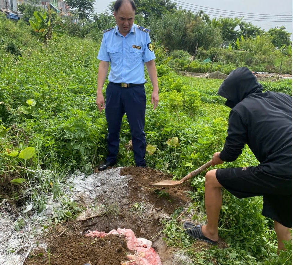 Ninh Bình: Xử phạt cơ sở kinh doanh tàng trữ mỡ động vật không rõ nguồn gốc