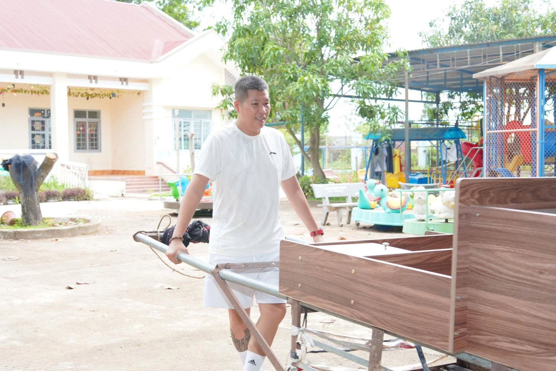 TikToker Dũng Bánh Mì thường xuyên duy trì hoạt động thiện nguyện hàng ngày TikToker Dũng Bánh Mì thường xuyên duy trì hoạt động thiện nguyện hàng ngày