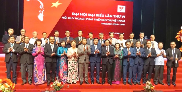 Ban Chấp hành Hội Quy hoạch Phát triển Đô thị Việt Nam lần thứ VI, NK 2026 – 2031 ra mắt tại Đại hội Ban Chấp hành Hội Quy hoạch Phát triển Đô thị Việt Nam lần thứ VI, NK 2026 – 2031 ra mắt tại Đại hội