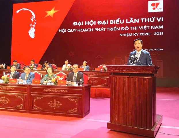 Thứ trưởng Bộ Xây dựng Nguyễn Tường Văn phát biểu tại Đại hội. Thứ trưởng Bộ Xây dựng Nguyễn Tường Văn phát biểu tại Đại hội.
