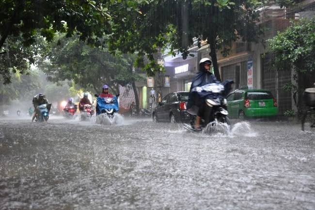 Thời tiết ngày 25/7: Mưa dông diện rộng trên cả nước