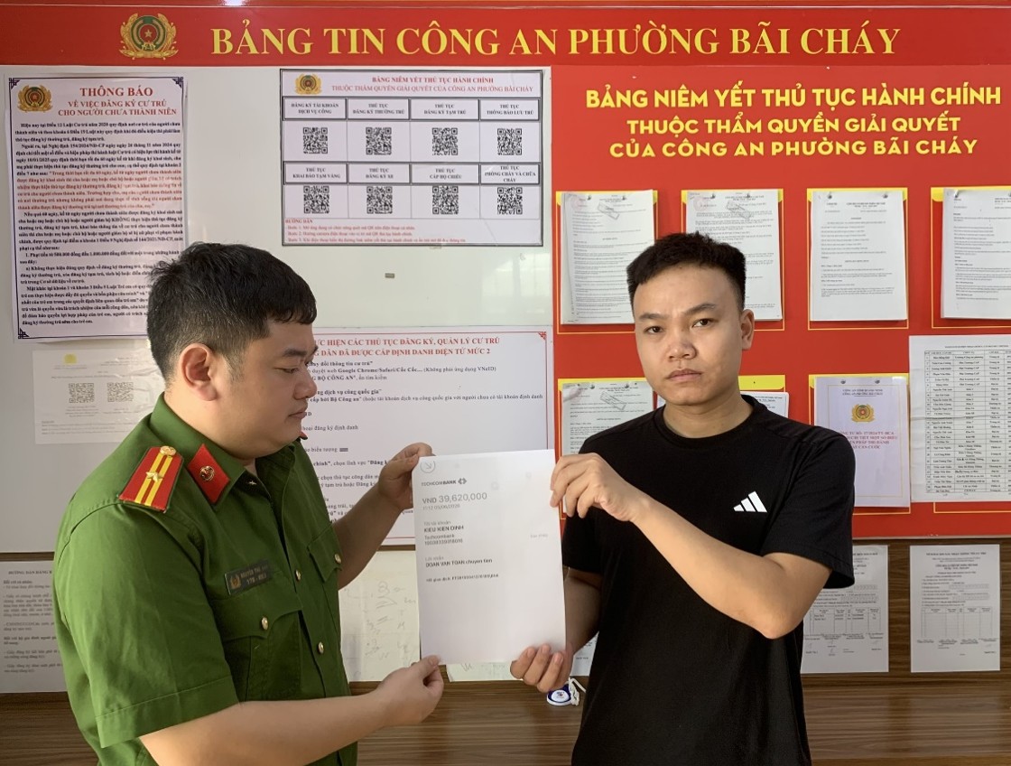 Quảng Ninh: Công an phường Bãi Cháy kịp thời hỗ trợ công dân nhận lại gần 40 triệu đồng chuyển nhầm tài khoản