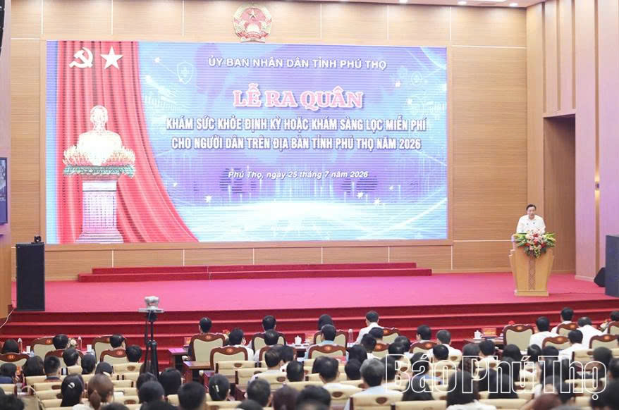 Quang cảnh lễ ra qu&acirc;n.