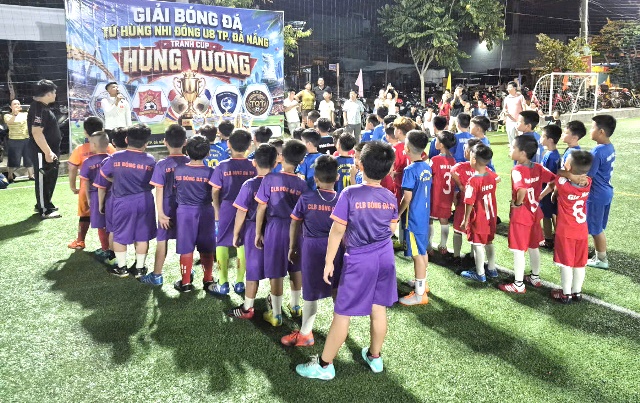 Chiều c&ugrave;ng ng&agrave;y tại s&acirc;n vận động 532 diễn ra giải Tứ h&ugrave;ng nhi đồng tranh c&uacute;p H&ugrave;ng Vương lứa tuổi U8.