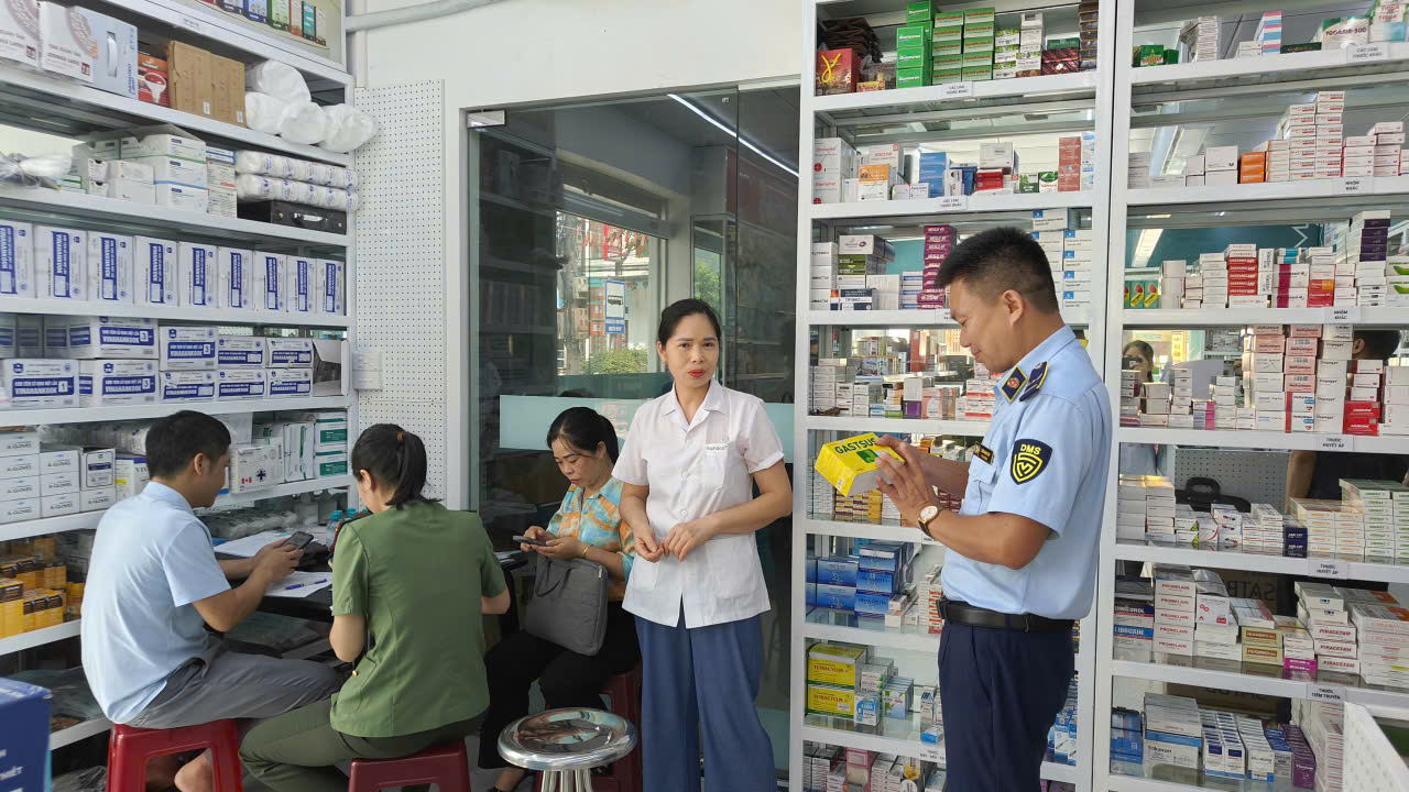 Cao Bằng: Kiểm tra hoạt động kinh doanh dược phẩm, mỹ phẩm tại xã Đông Khê