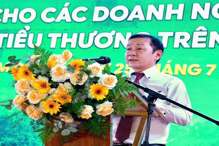 Ông Biện Tấn Tài, Phó Giám đốc Sở Công Thương tỉnh Lâm Đồng phát biểu khai mạc chương trình. Ông Biện Tấn Tài, Phó Giám đốc Sở Công Thương tỉnh Lâm Đồng phát biểu khai mạc chương trình.