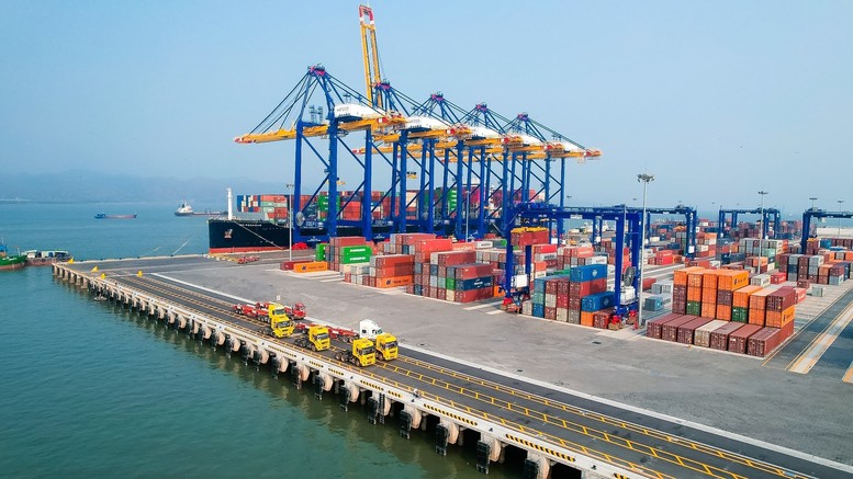 L&atilde;nh đạo kh&ocirc;ng kết th&uacute;c ở việc ban h&agrave;nh quyết s&aacute;ch; l&atilde;nh đạo chỉ ho&agrave;n th&agrave;nh khi quyết s&aacute;ch được chuyển h&oacute;a th&agrave;nh kết quả thực tế v&igrave; sự ph&aacute;t triển của đất nước v&agrave; hạnh ph&uacute;c của Nh&acirc;n d&acirc;n