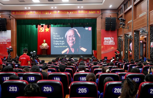 Tuổi trẻ chung tay gìn giữ và lan tỏa ký ức lịch sử bằng công nghệ số. Tuổi trẻ chung tay gìn giữ và lan tỏa ký ức lịch sử bằng công nghệ số.