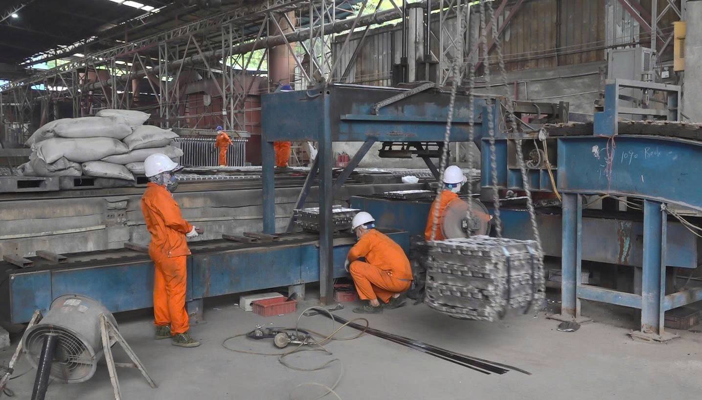 Hoạt động sản xuất, lắp ráp và xuất khẩu ắc quy tại Công ty TNHH Ắc quy Green Cao Bằng. Ảnh: caobang.gov.vn Hoạt động sản xuất, lắp ráp và xuất khẩu ắc quy tại Công ty TNHH Ắc quy Green Cao Bằng. Ảnh: caobang.gov.vn