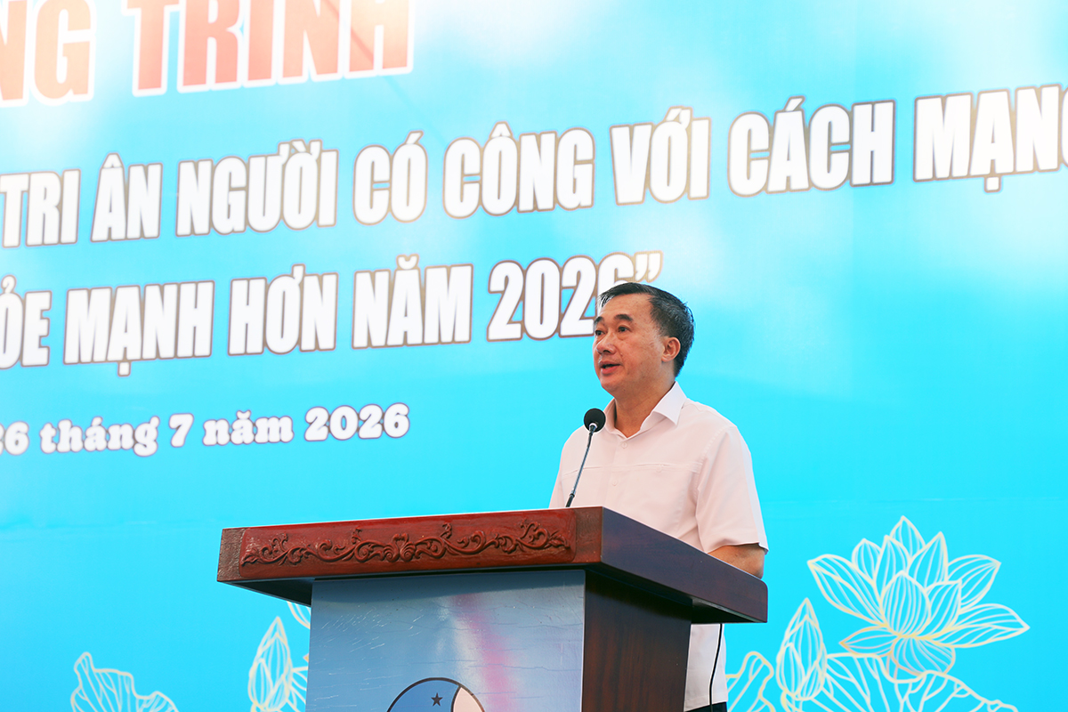Thứ trưởng Bộ Y tế Trần Văn Thuấn ph&aacute;t biểu tại Chương tr&igrave;nh.